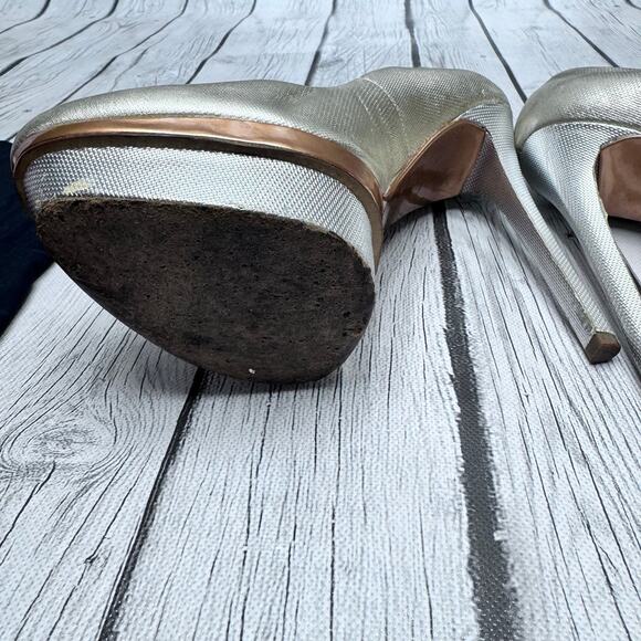 Brian Atwood Metallic Gold Stilettos Size 7 1/2 - Picture 11 of 12